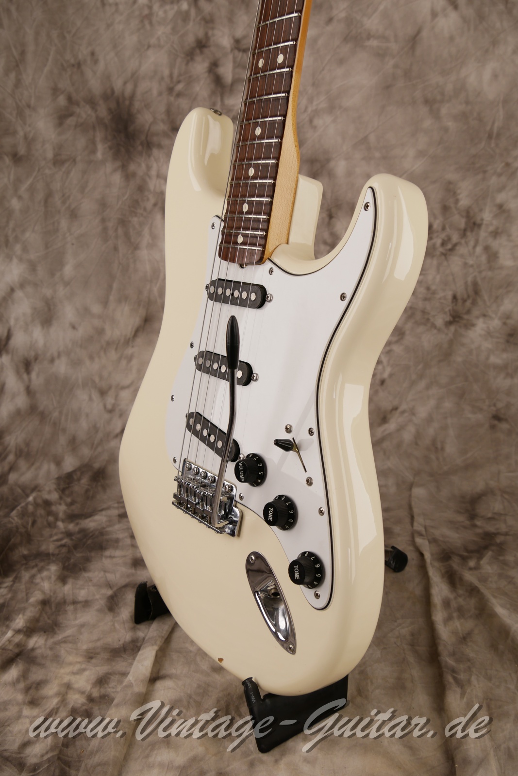 img/vintage/6174/fender_stratocaster_ritchieblackmore_mexico_2009_olympic white-010.JPG